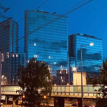 Gustowny Apartament Na Woli Warszawa Zewnętrze zdjęcie