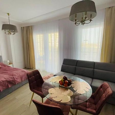 Gustowny Apartament Na Woli Warszawa Zewnętrze zdjęcie