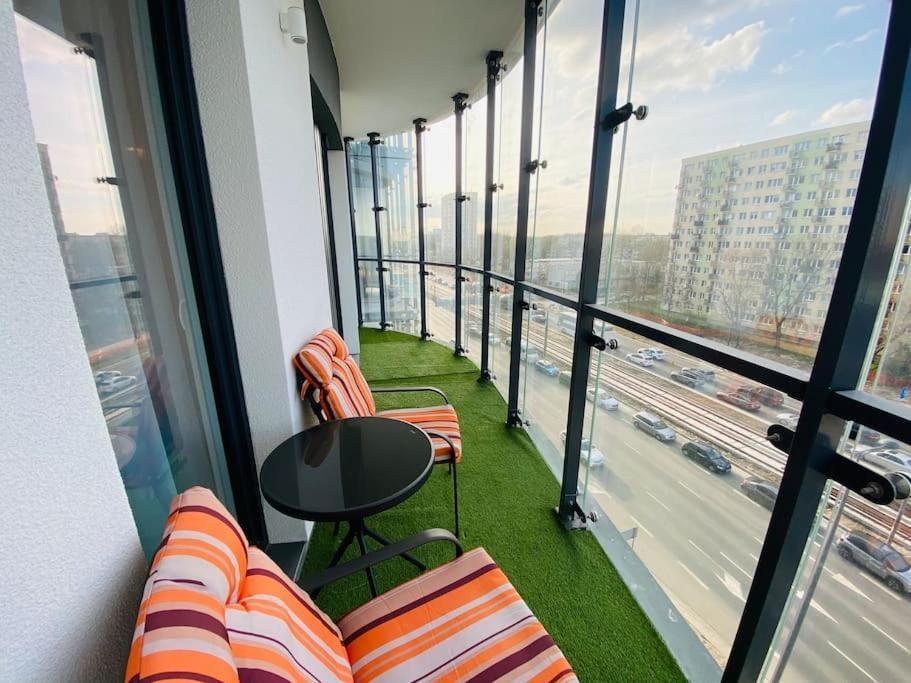 Gustowny Apartament Na Woli Warszawa Zewnętrze zdjęcie