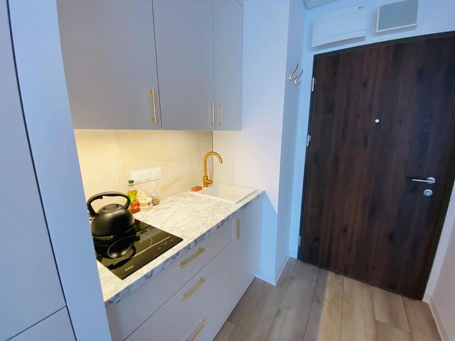 Gustowny Apartament Na Woli Warszawa Zewnętrze zdjęcie