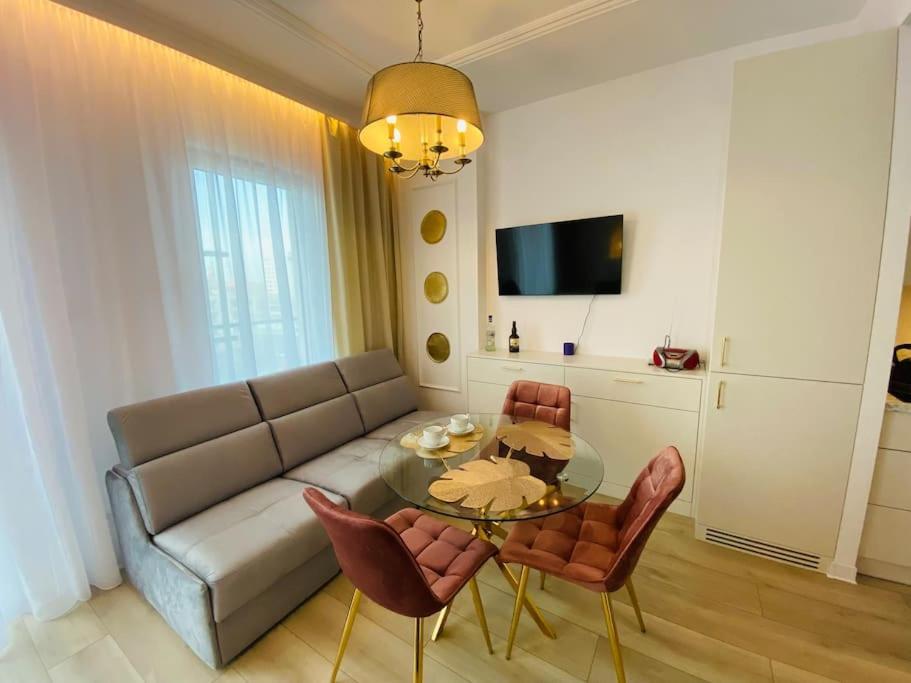 Gustowny Apartament Na Woli Warszawa Zewnętrze zdjęcie