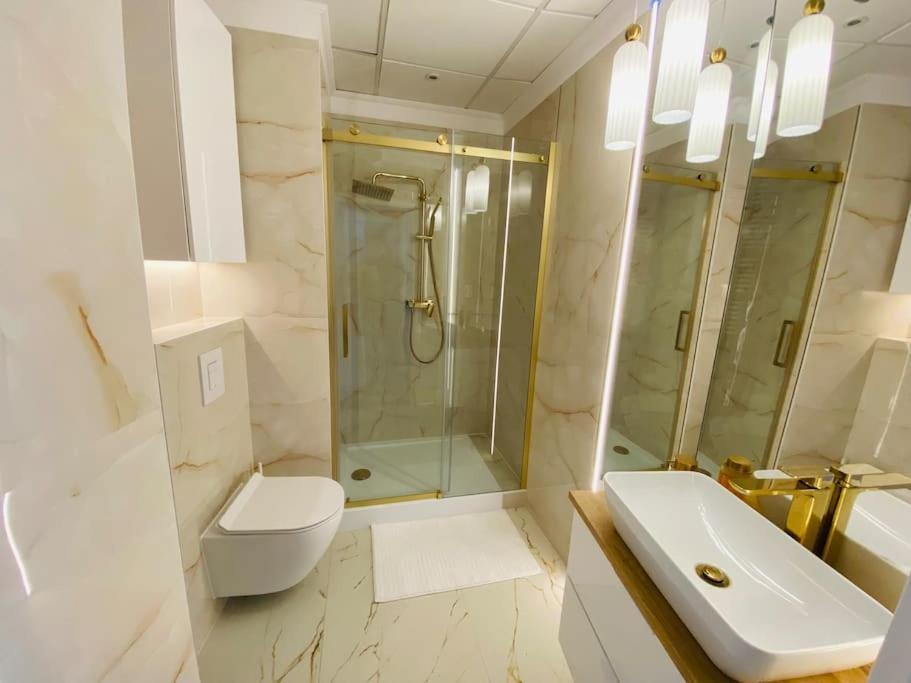 Gustowny Apartament Na Woli Warszawa Zewnętrze zdjęcie